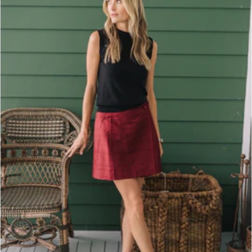 Chic Burgundy Mini Skirt